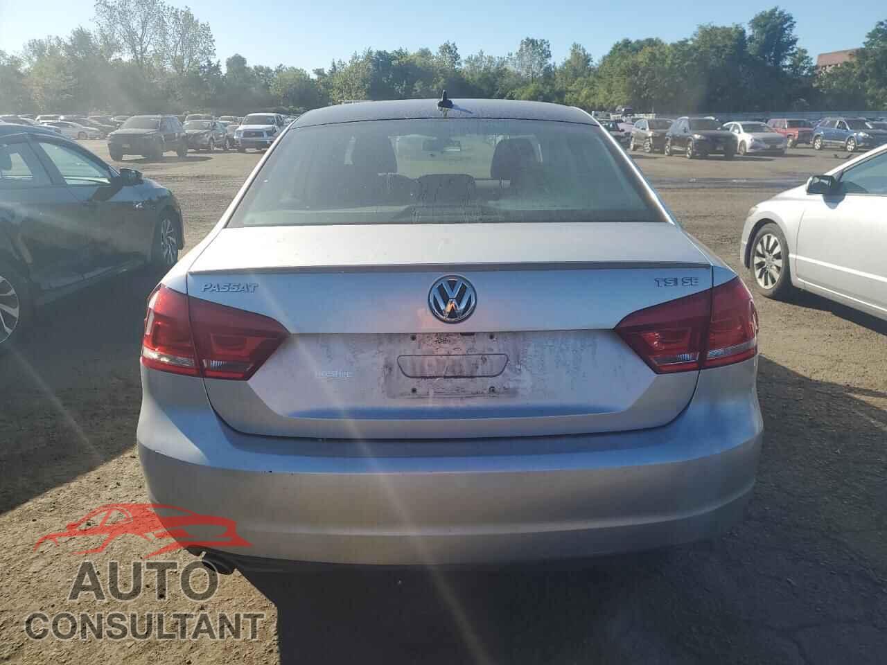 VOLKSWAGEN PASSAT 2015 - 1VWBT7A32FC036780