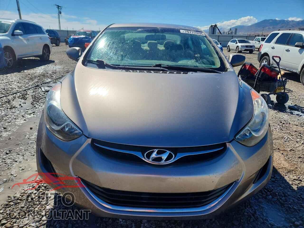 HYUNDAI ELANTRA 2013 - 5NPDH4AE4DH402575