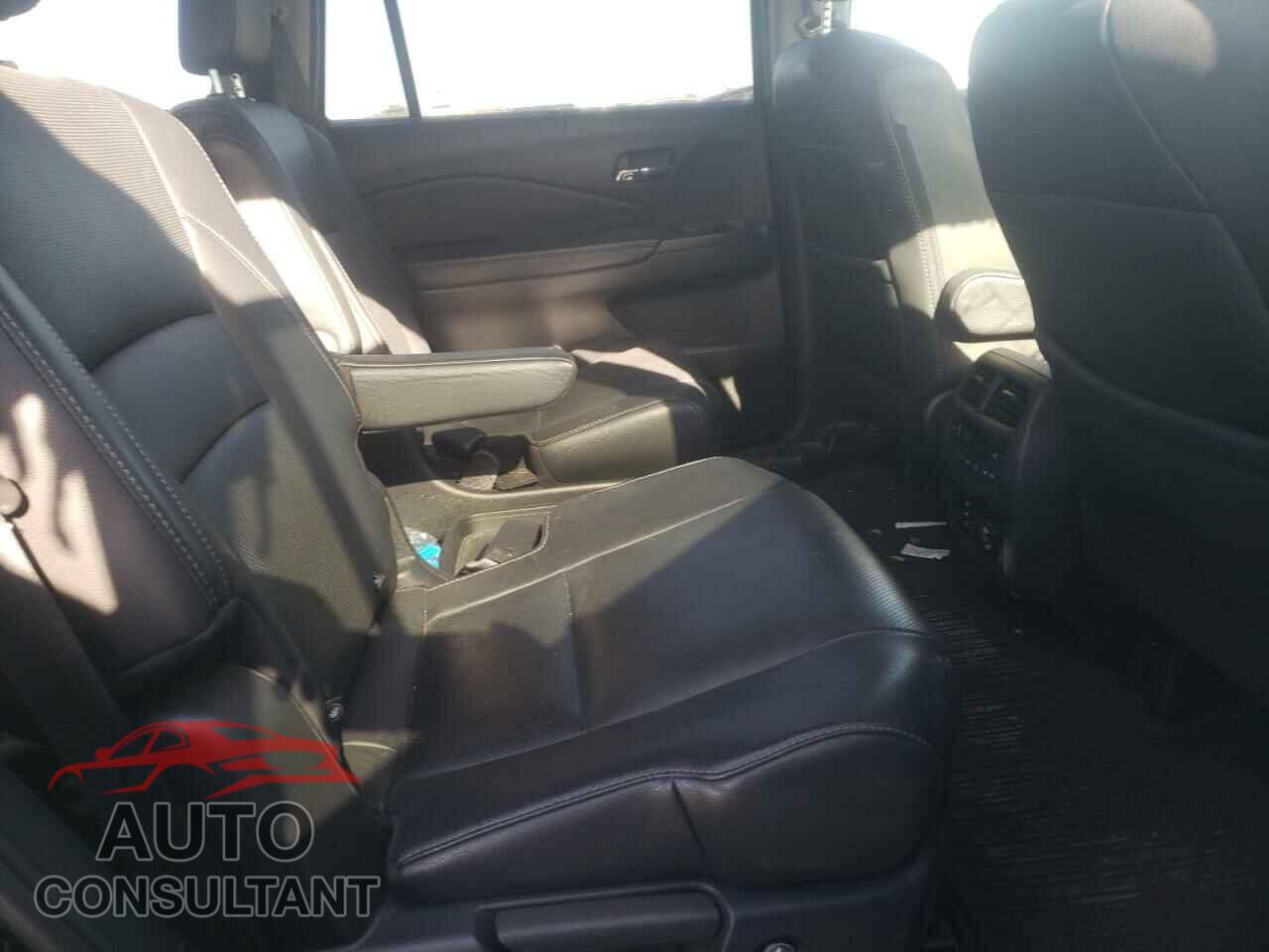 HONDA PILOT 2017 - 5FNYF6H02HB089026