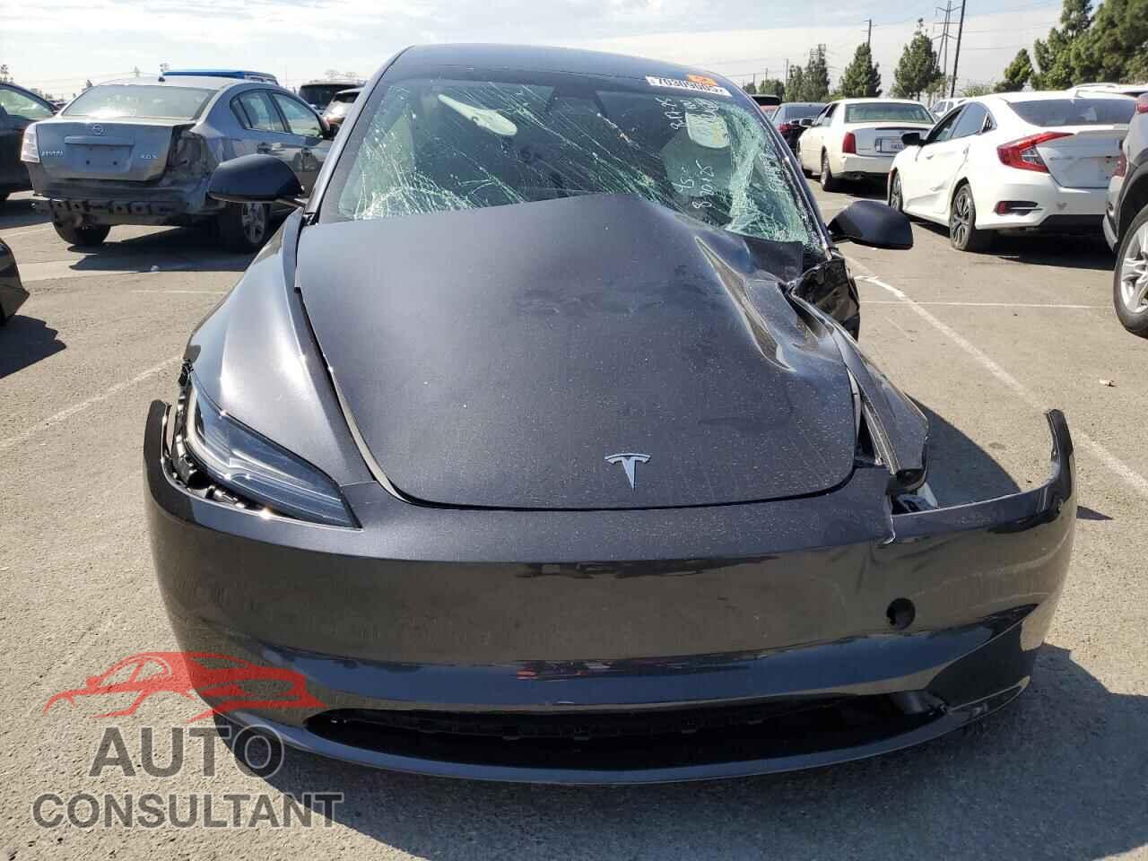 TESLA MODEL 3 2025 - 5YJ3E1EA5SF048376