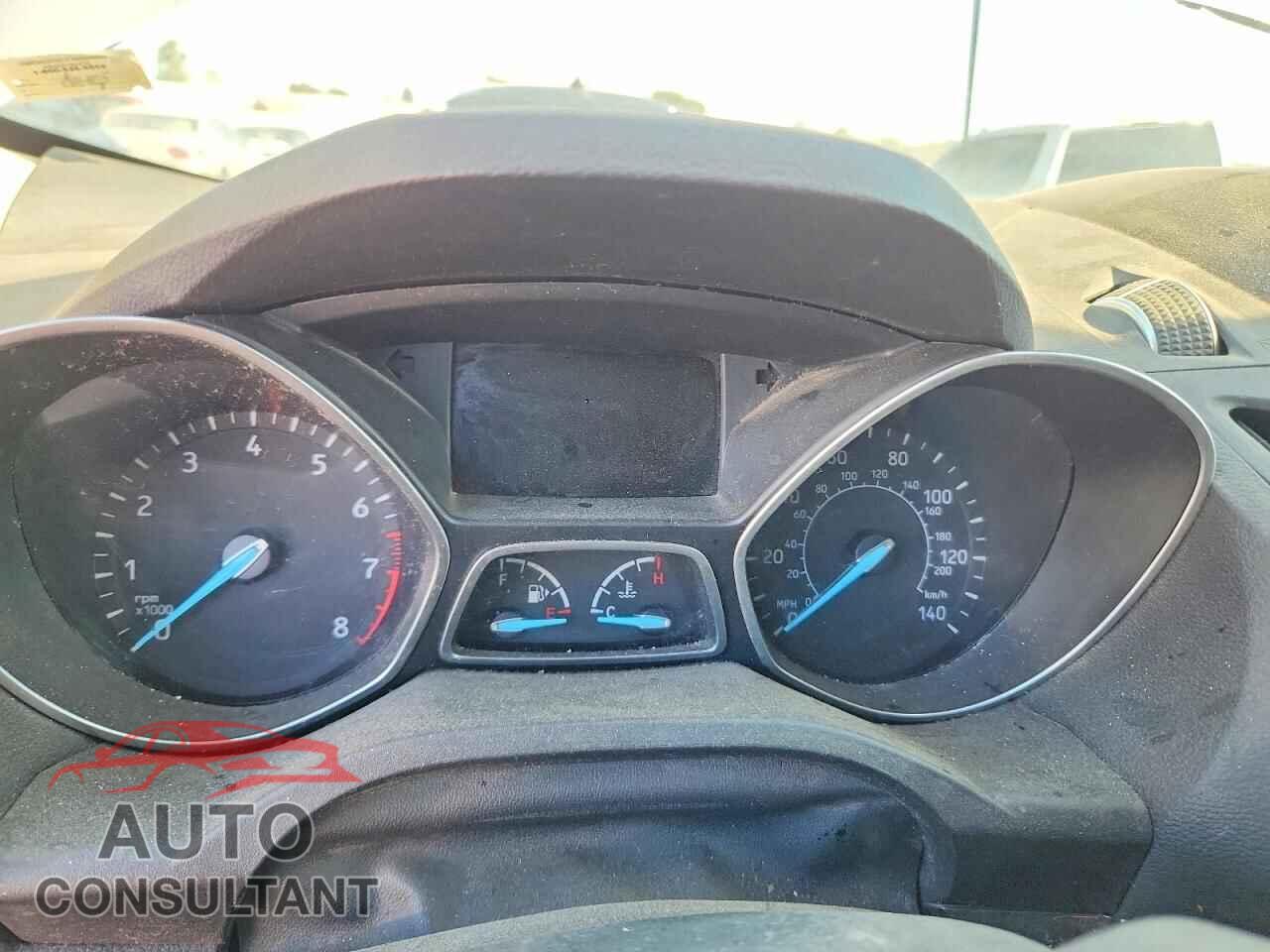 FORD ESCAPE 2017 - 1FMCU0JD2HUA61756