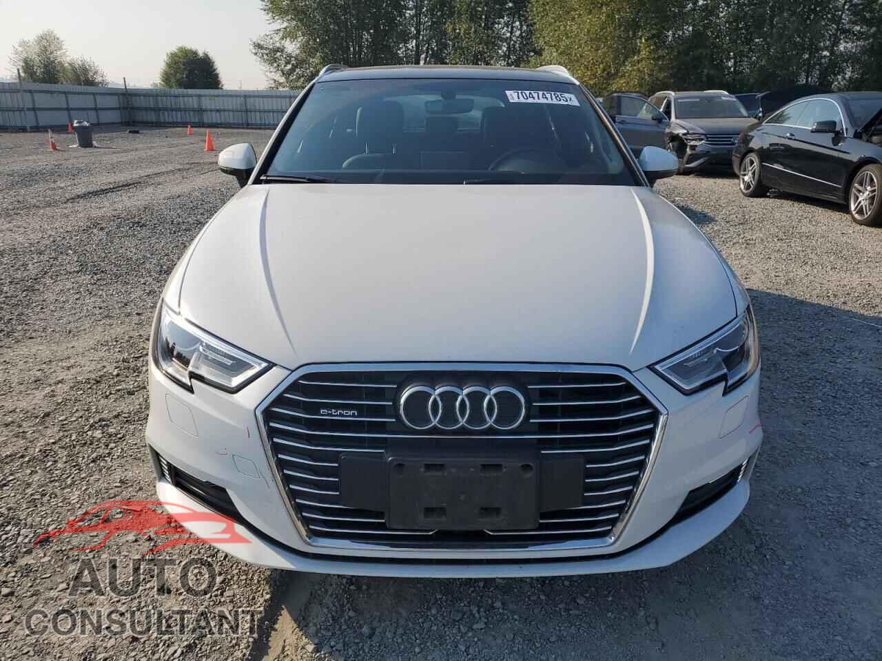 AUDI A3 2018 - WAUUPBFF2JA065641