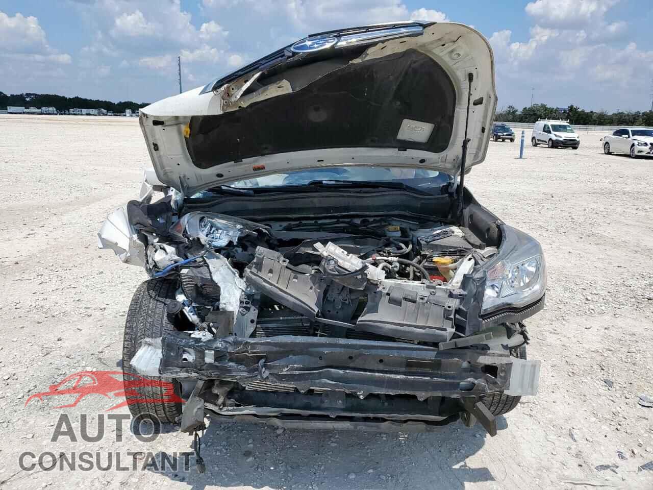 SUBARU FORESTER 2018 - JF2SJAEC2JG579565