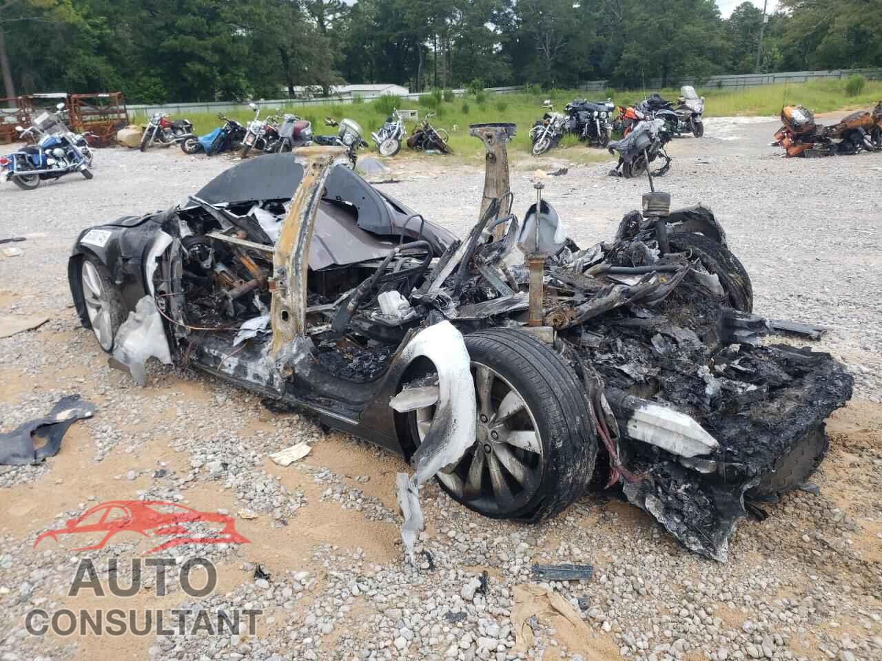 TESLA MODEL S 2013 - 5YJSA1DP5DFP03491