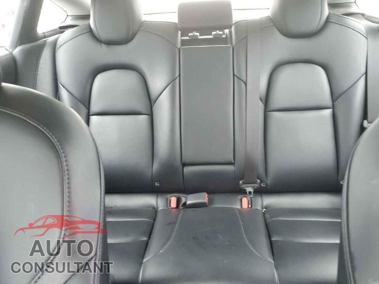 TESLA MODEL 3 2021 - 5YJ3E1EA0MF088352