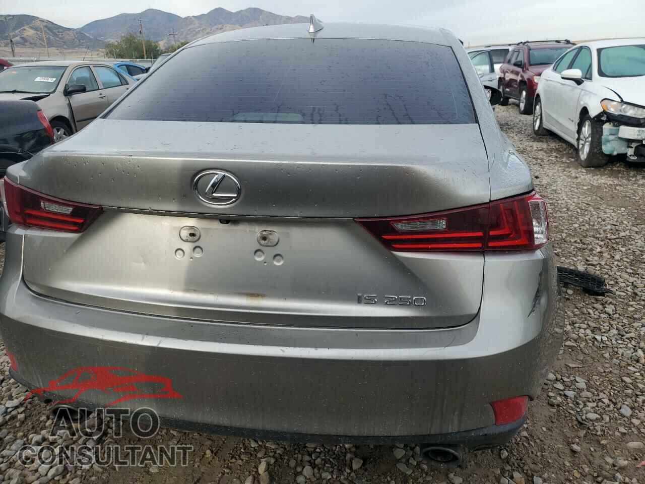 LEXUS IS 2014 - JTHBF1D22E5028044