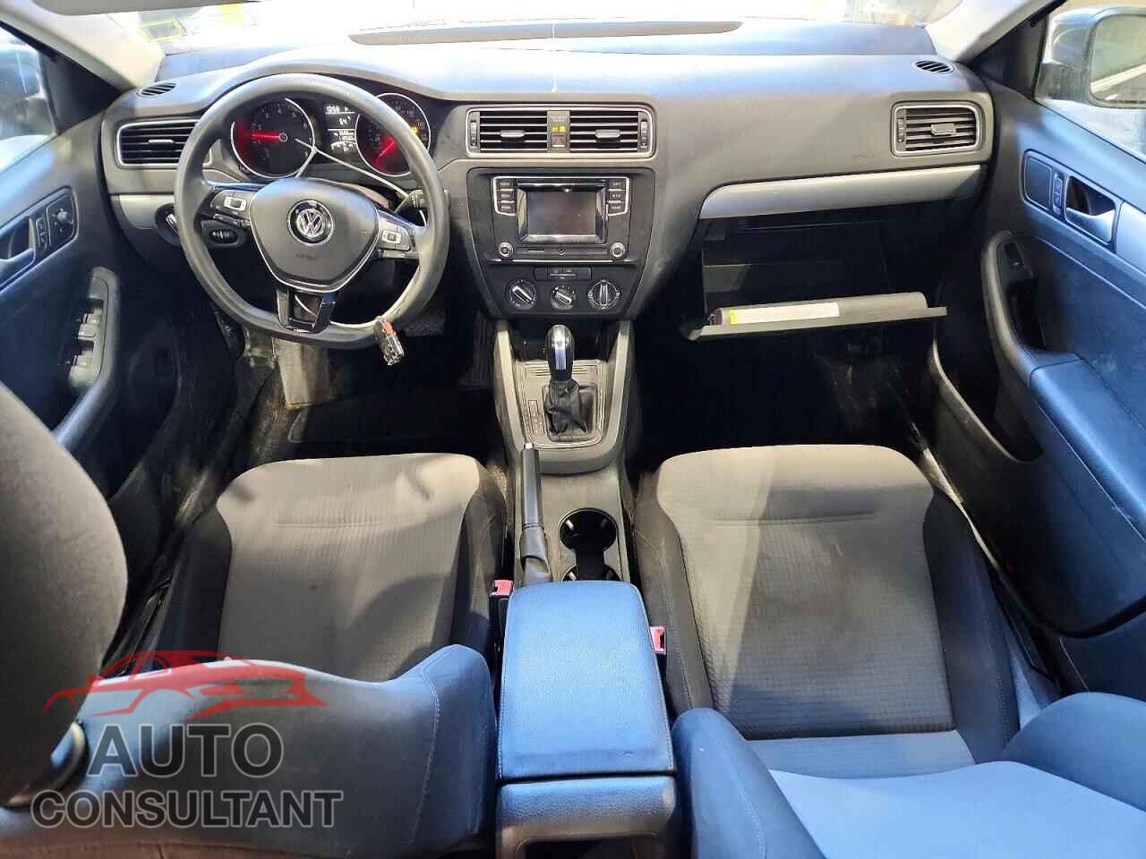 VOLKSWAGEN JETTA 2017 - 3VW2B7AJ4HM273497