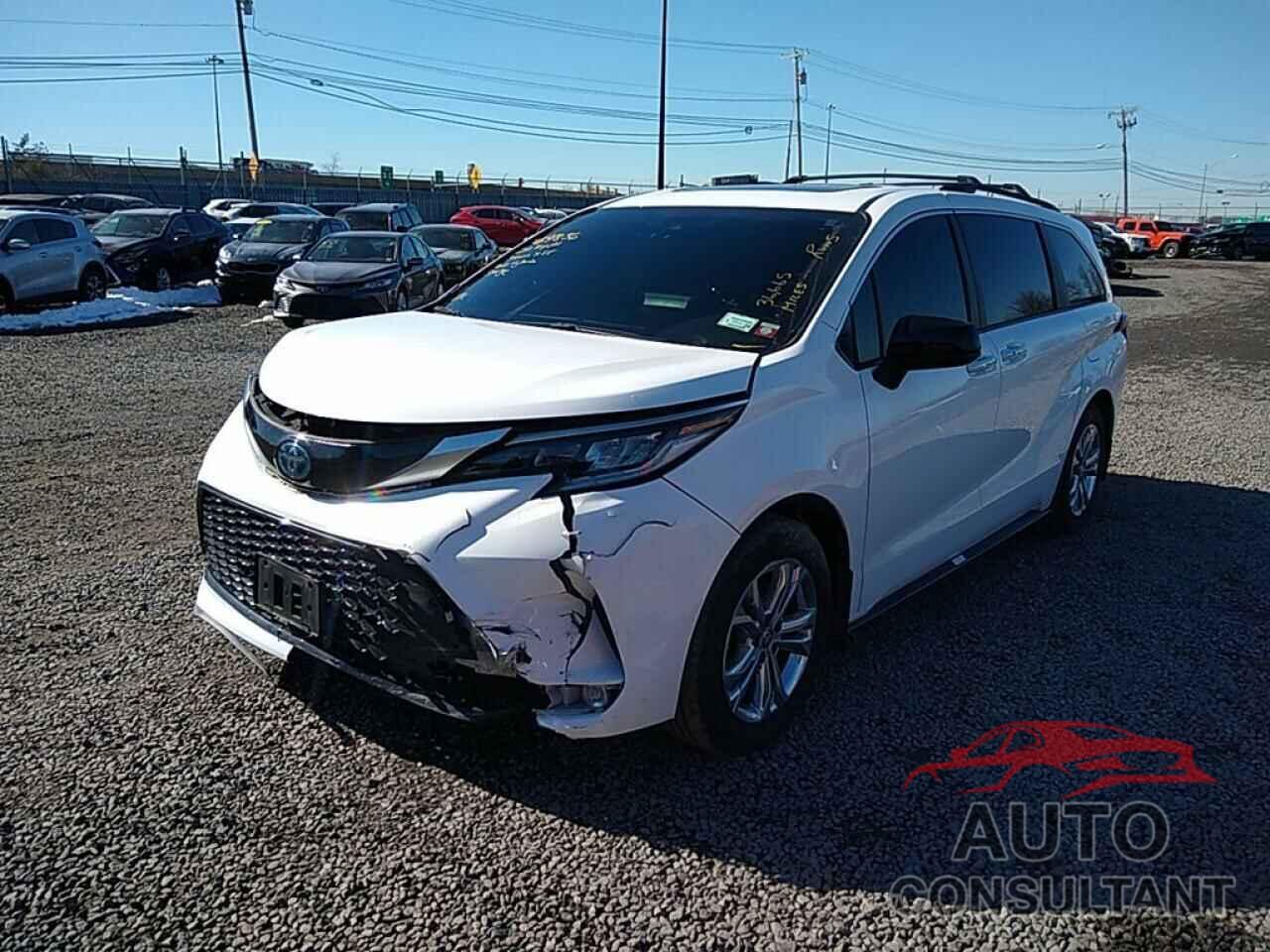 TOYOTA SIENNA 2022 - 5TDDSKFC7NS051184