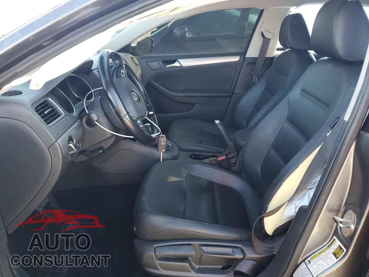 VOLKSWAGEN JETTA 2017 - 3VWDB7AJ9HM310343