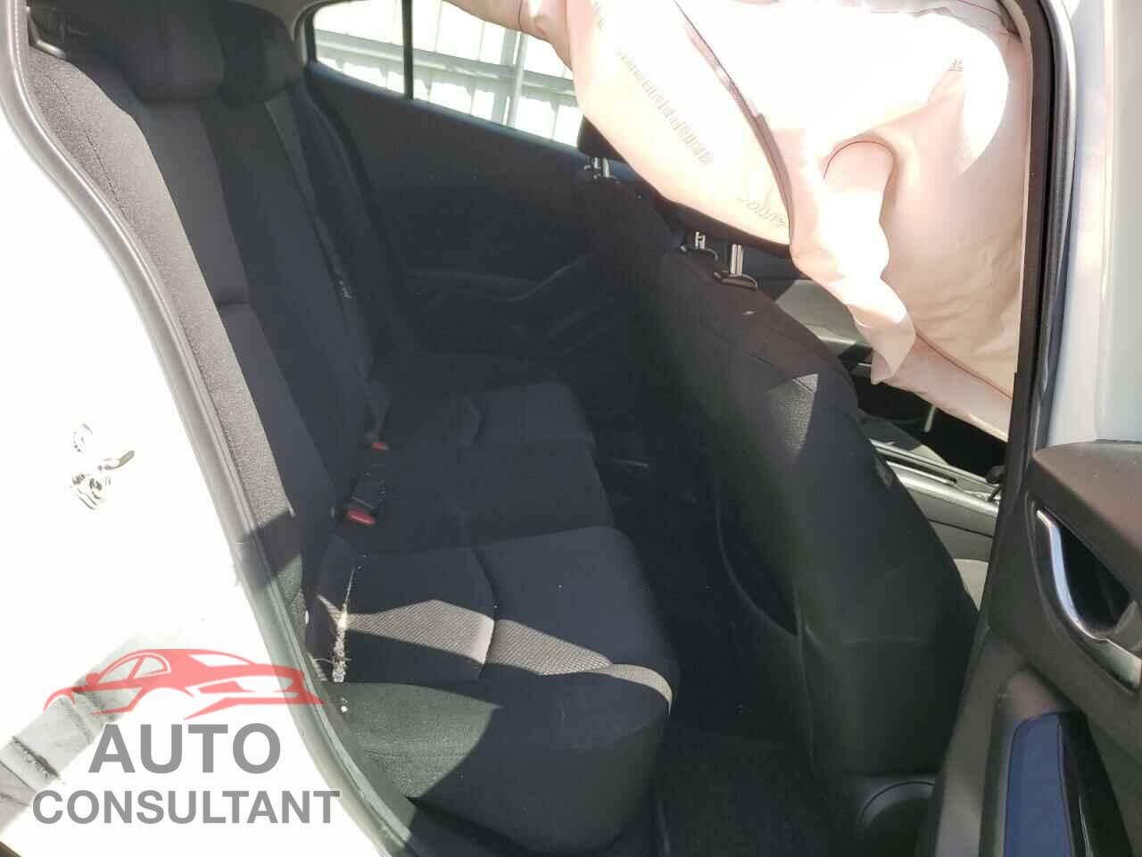 MAZDA 3 2018 - 3MZBN1K76JM203271