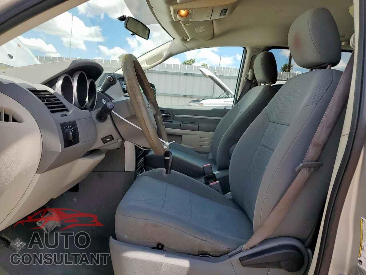 DODGE CARAVAN 2010 - 2D4RN4DE1AR262349