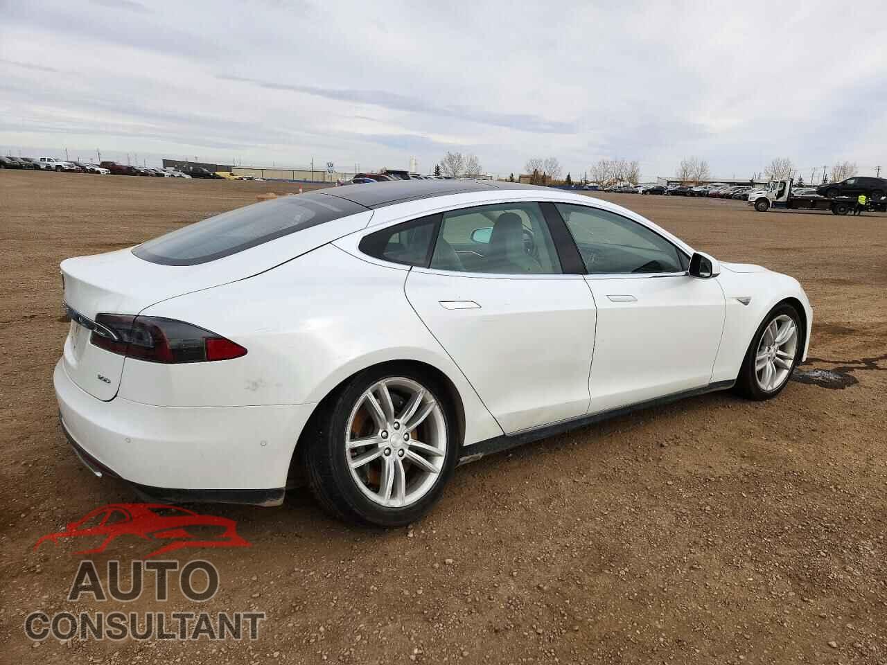 TESLA MODEL S 2015 - 5YJSA1V2XFF097885