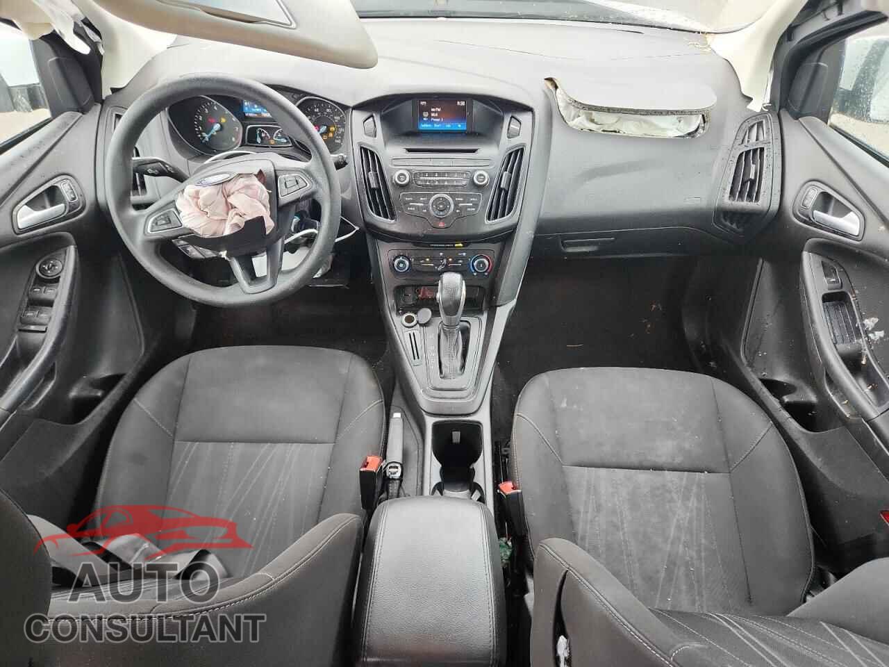 FORD FOCUS 2017 - 1FADP3K22HL239305