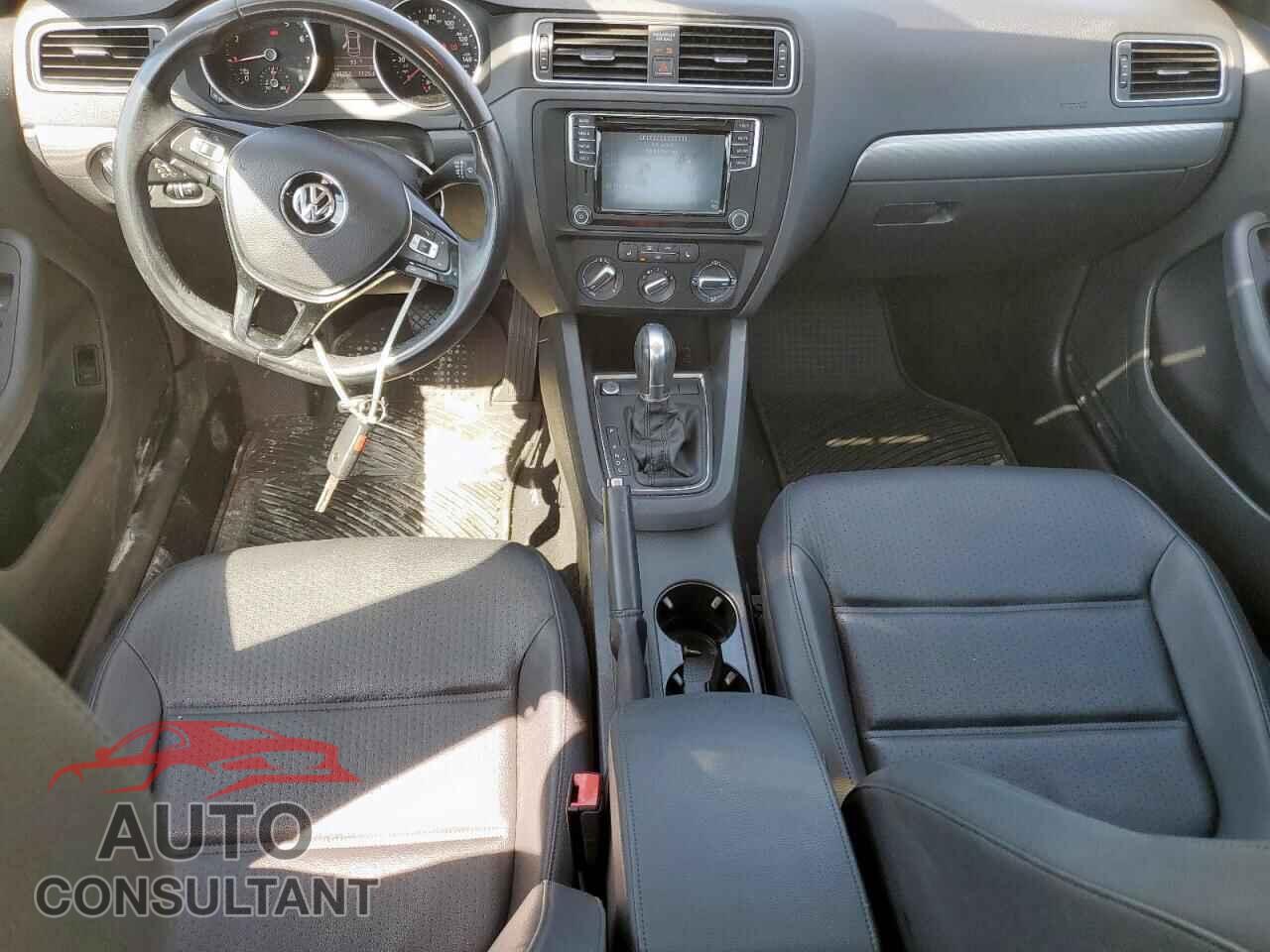 VOLKSWAGEN JETTA 2017 - 3VWDB7AJ6HM280928