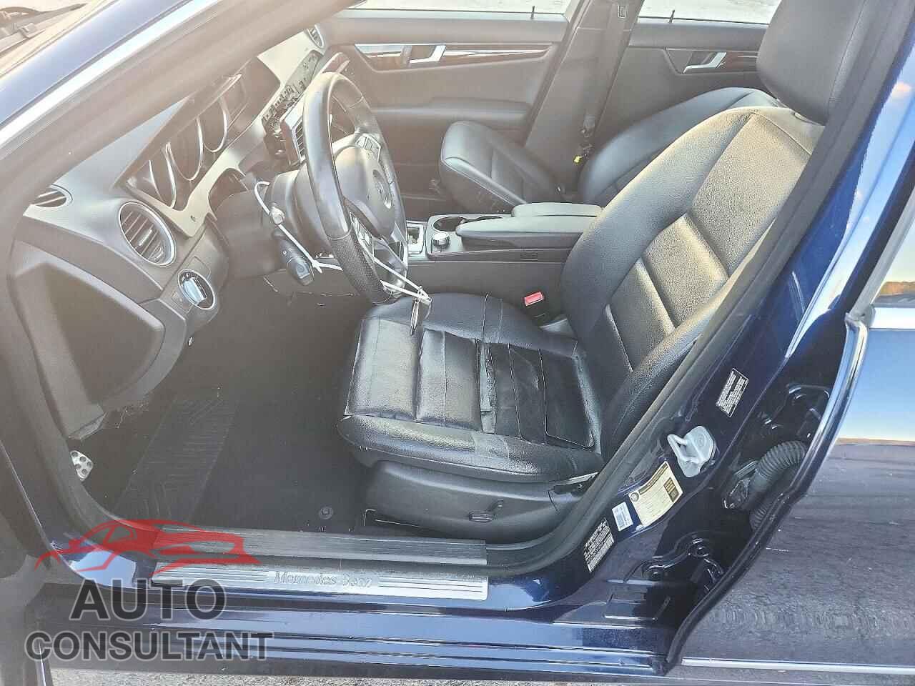 MERCEDES-BENZ C-CLASS 2012 - WDDGF8BB7CR197846