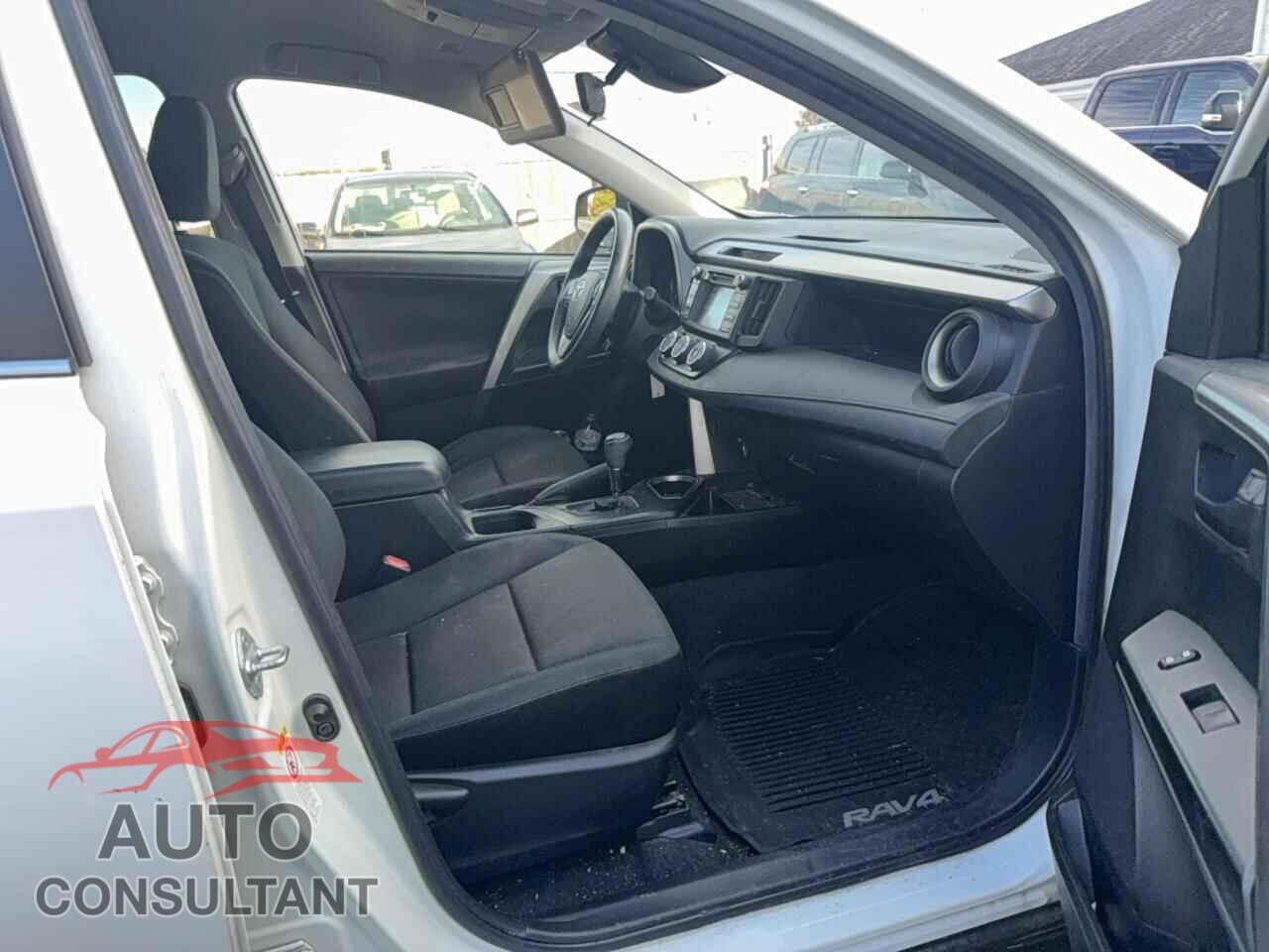 TOYOTA RAV4 2017 - JTMBFREV7HJ700751