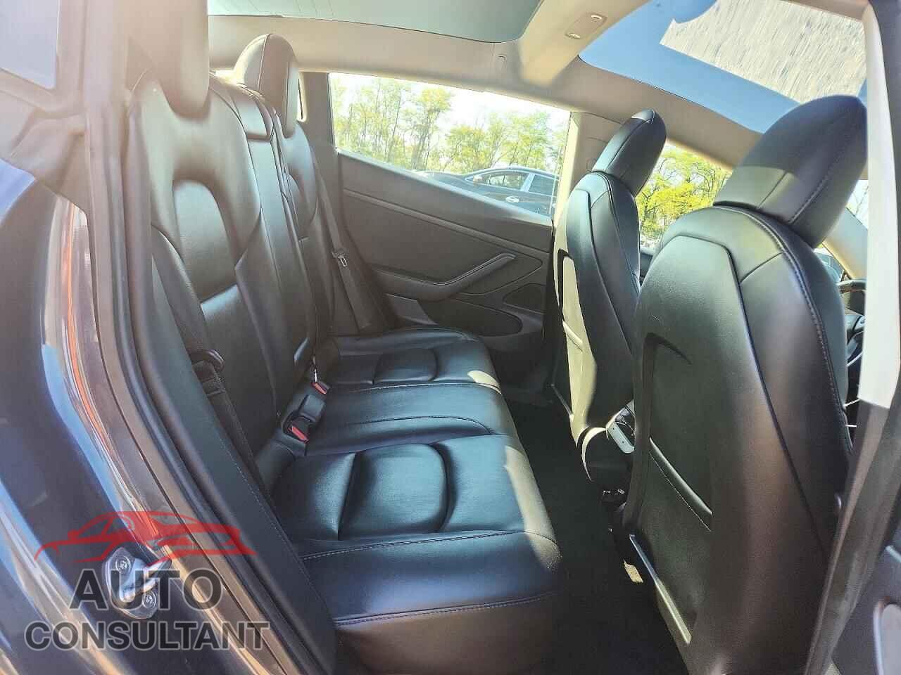 TESLA MODEL 3 2021 - 5YJ3E1EA2MF908138