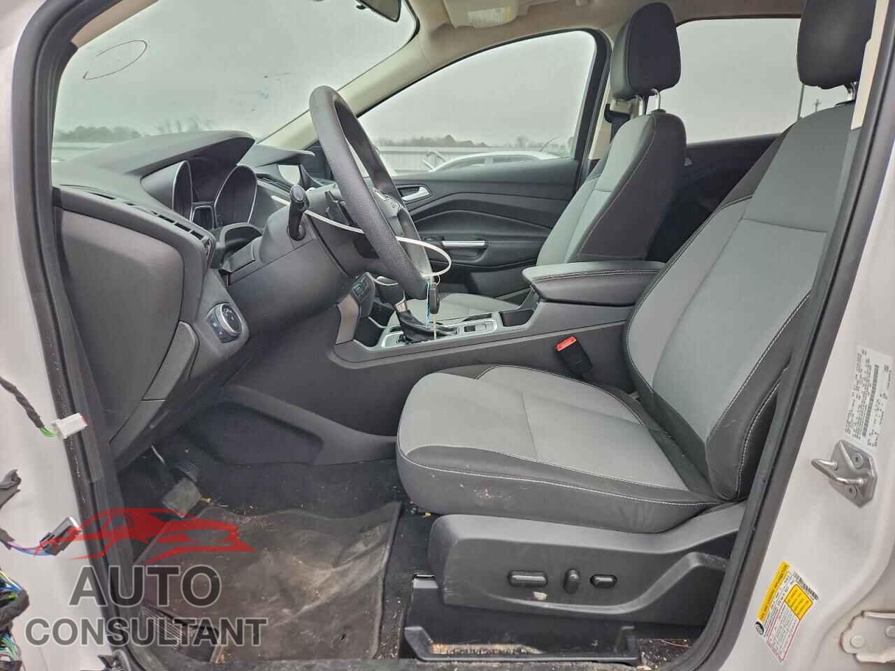 FORD ESCAPE 2017 - 1FMCU9GD7HUD14596