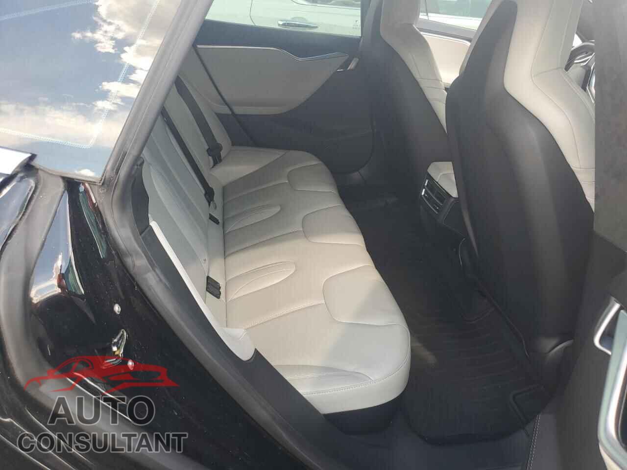 TESLA MODEL S 2015 - 5YJSA1S28FF085819