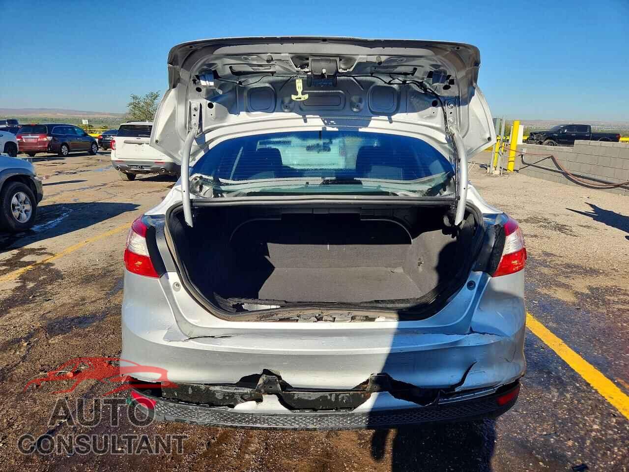 FORD FOCUS 2012 - 1FAHP3F26CL313555