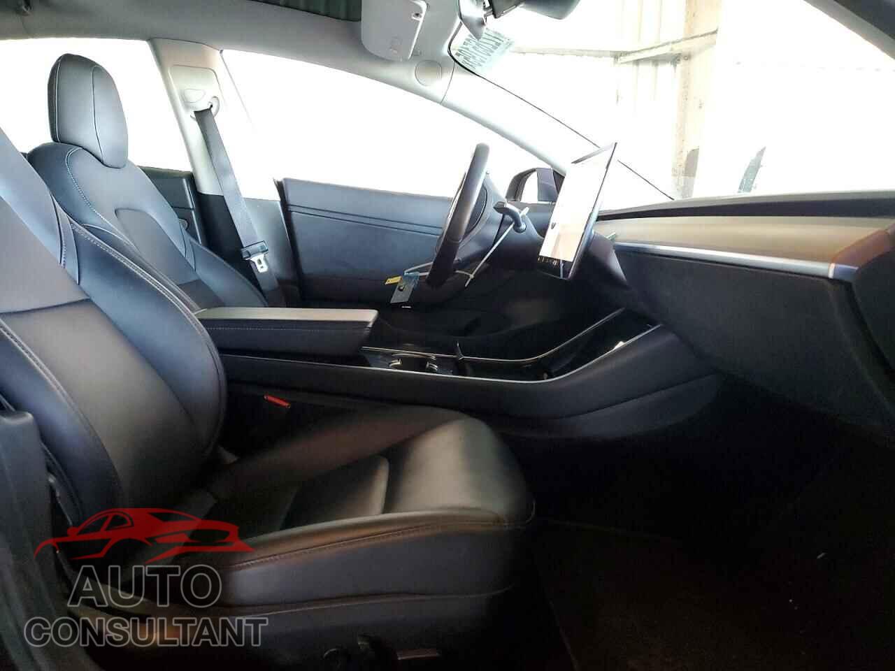TESLA MODEL 3 2019 - 5YJ3E1EB7KF451817