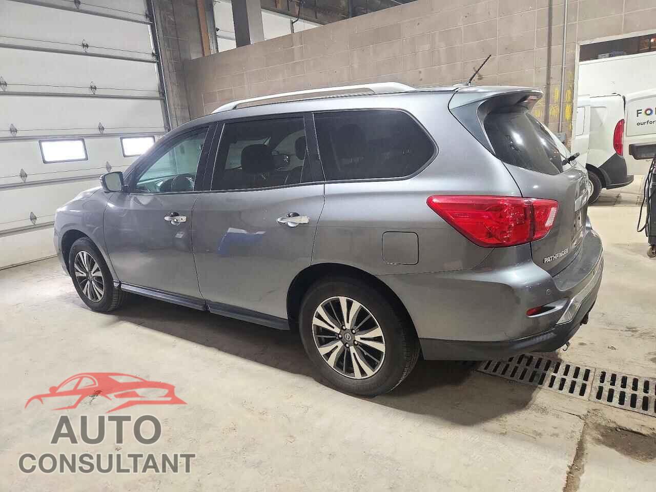 NISSAN PATHFINDER 2017 - 5N1DR2MM7HC634072