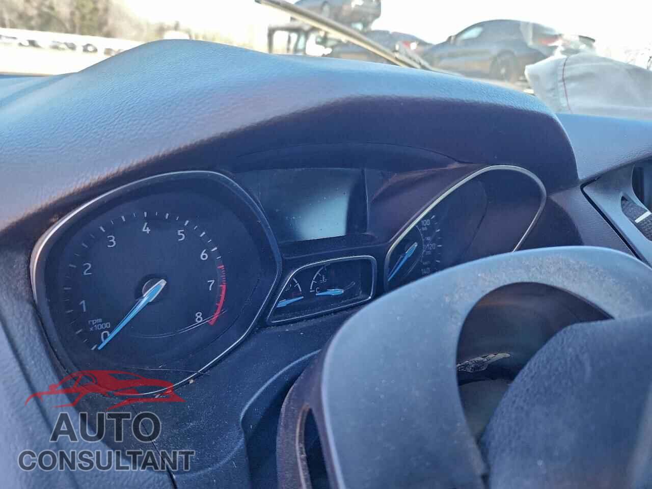 FORD FOCUS 2015 - 1FADP3E25FL228467