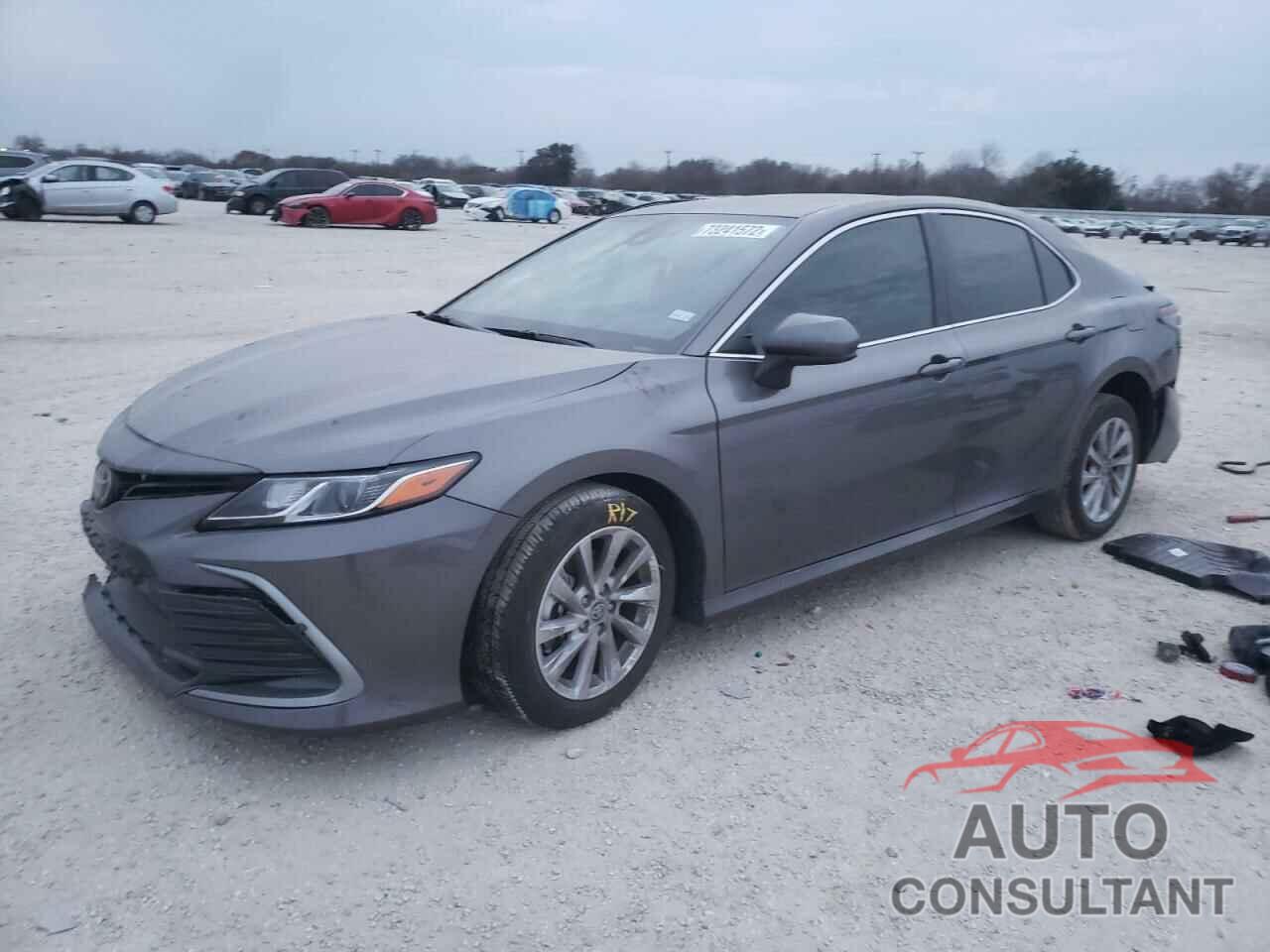 TOYOTA CAMRY 2022 - 4T1C11AK4NU052999