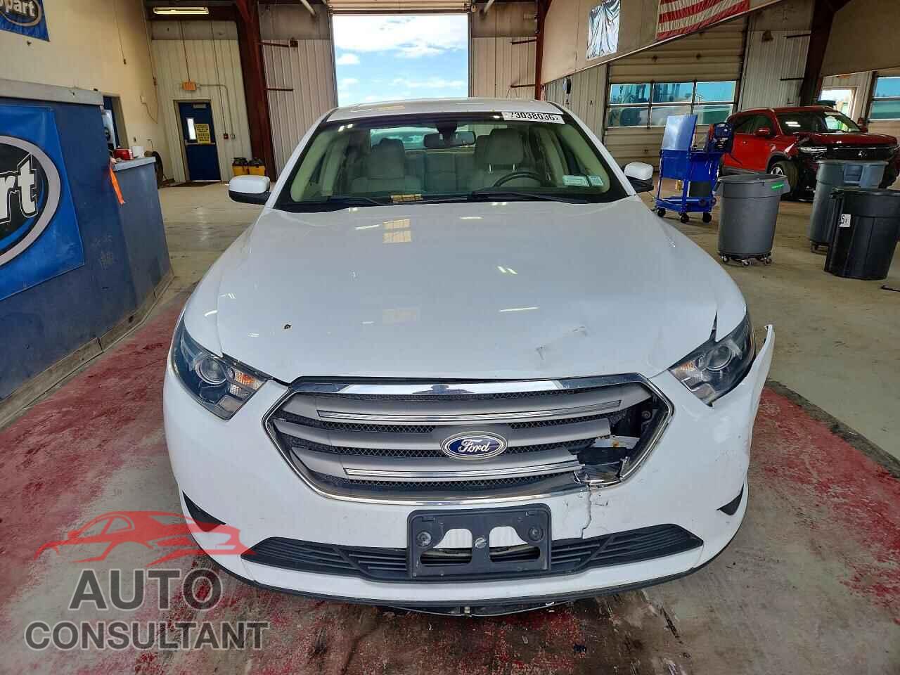 FORD TAURUS 2015 - 1FAHP2E85FG164620