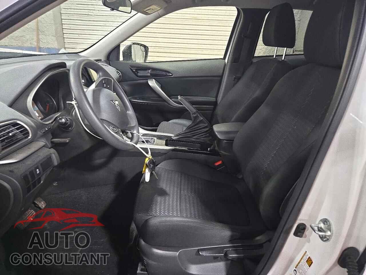 MITSUBISHI ECLIPSE 2018 - JA4AT3AAXJZ067118
