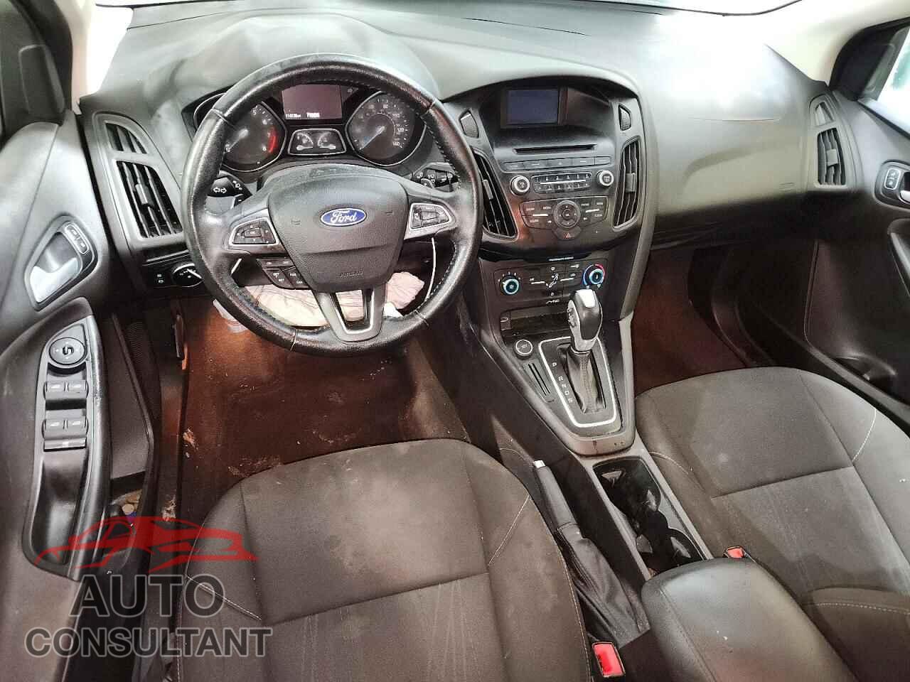 FORD FOCUS 2015 - 1FADP3F26FL277787