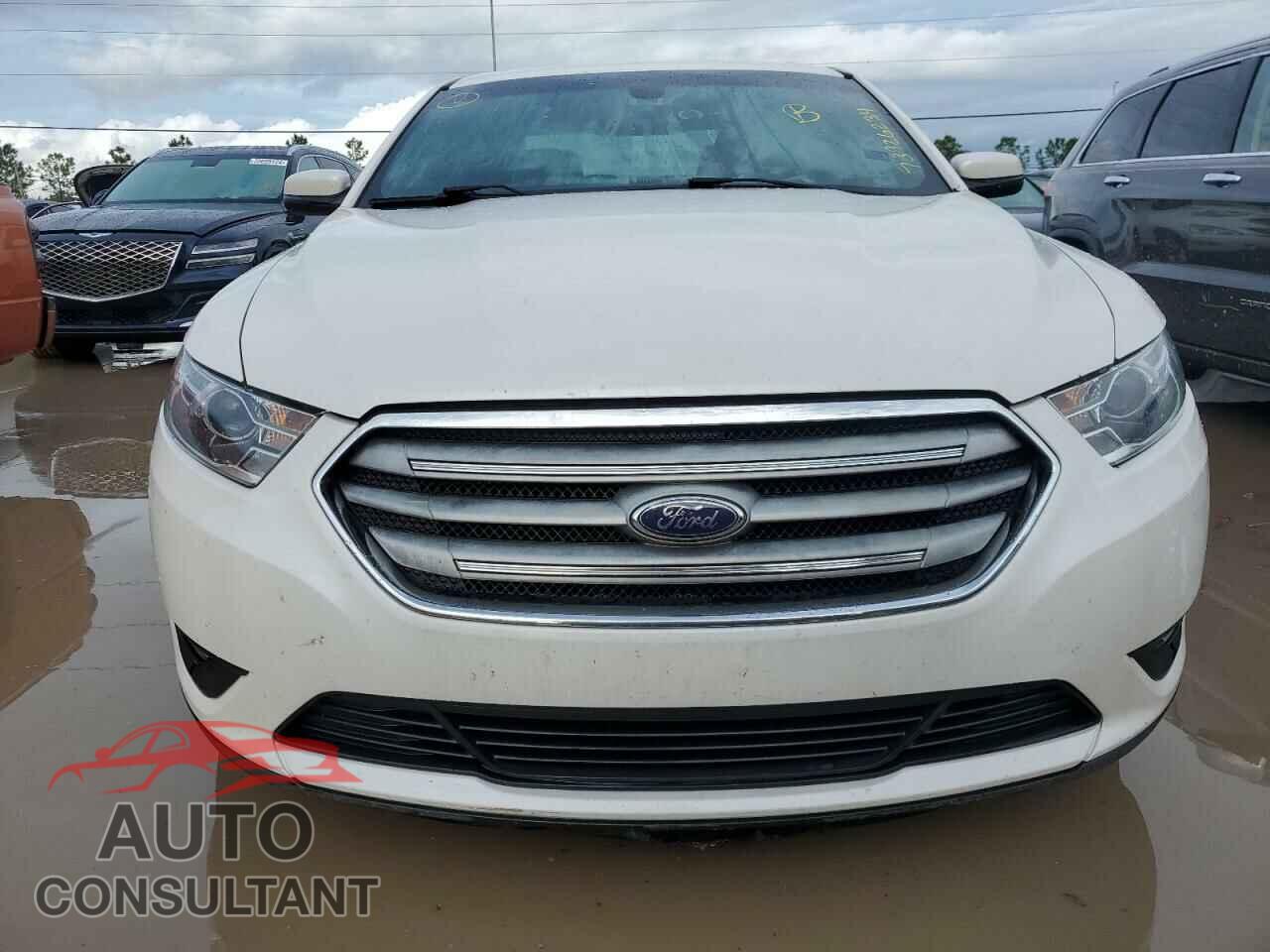 FORD TAURUS 2017 - 1FAHP2E80HG122469