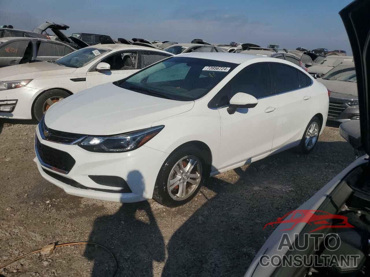 CHEVROLET CRUZE 2018 - 1G1BE5SM0J7218318