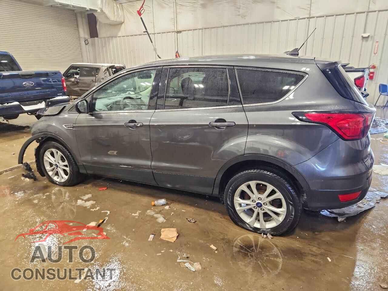 FORD ESCAPE 2019 - 1FMCU9GD8KUB68555