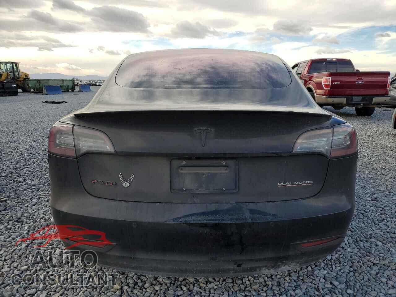TESLA MODEL 3 2019 - 5YJ3E1EB4KF238131