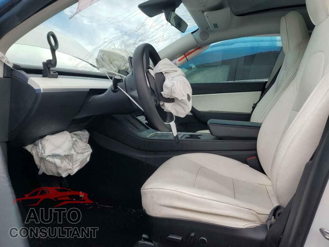 TESLA MODEL Y 2021 - 5YJYGAEE3MF144769