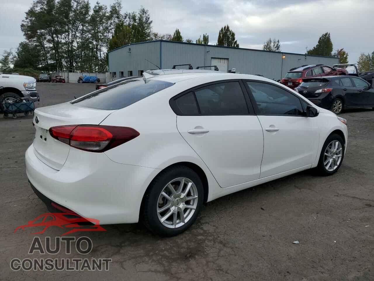 KIA FORTE 2017 - 3KPFL4A74HE068826