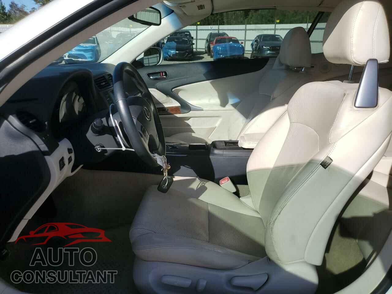 LEXUS IS 2014 - JTHFF2C23E2529745