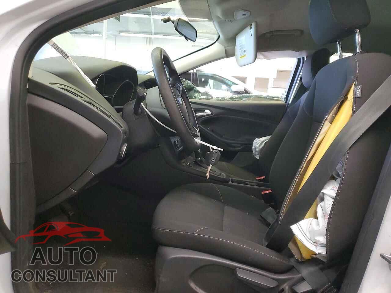 FORD FOCUS 2016 - 1FADP3F29GL330659