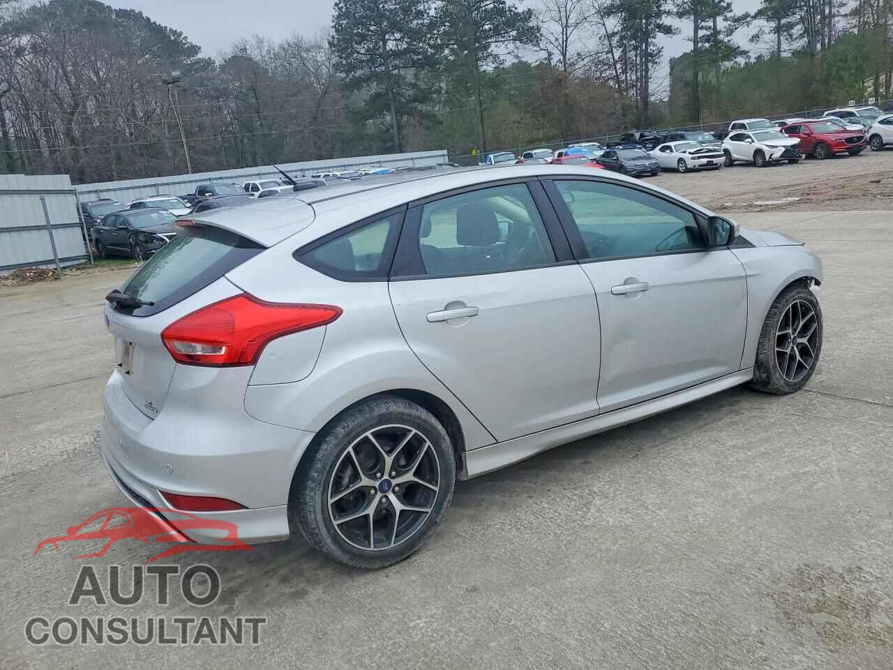 FORD FOCUS 2016 - 1FADP3K28GL335244