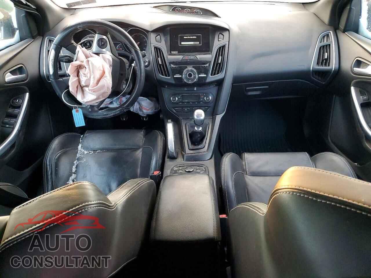 FORD FOCUS 2014 - 1FADP3L94EL102647