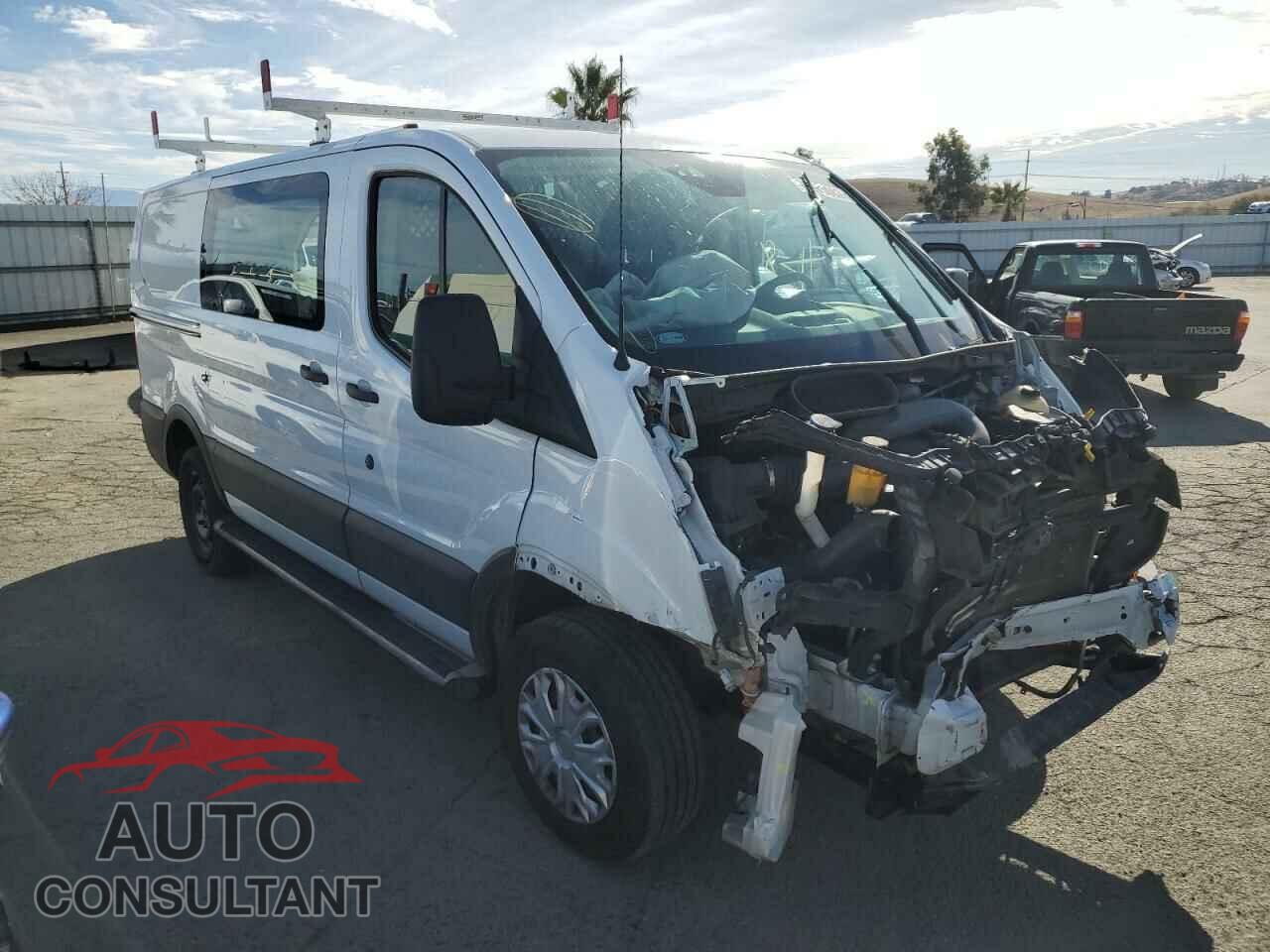 FORD TRANSIT 2019 - 1FTYR1YM6KKB01704