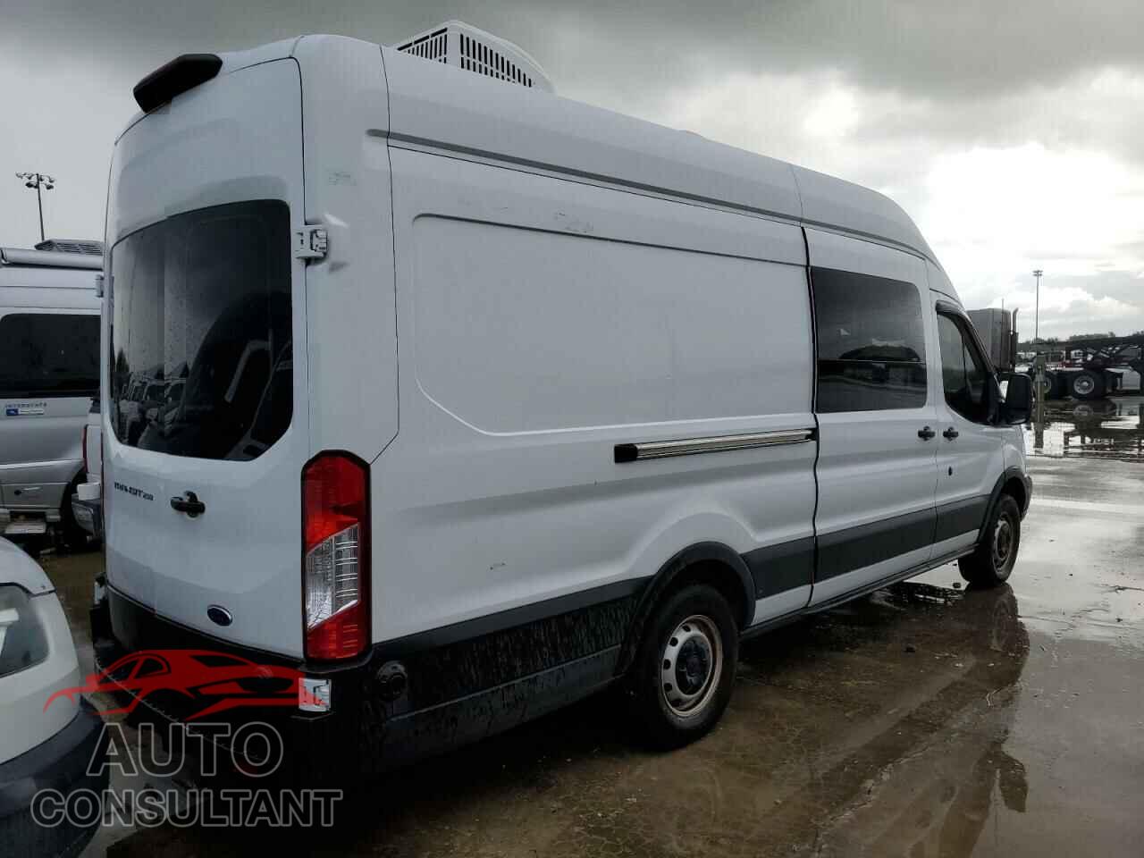 FORD TRANSIT 2019 - 1FTYR3XM8KKA82456