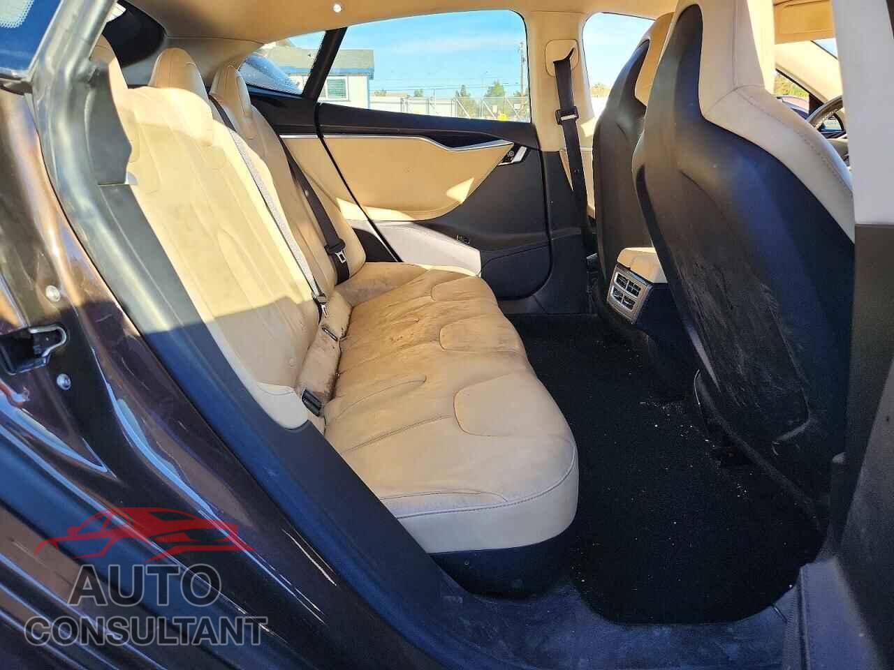 TESLA MODEL S 2013 - 5YJSA1CG2DFP17849