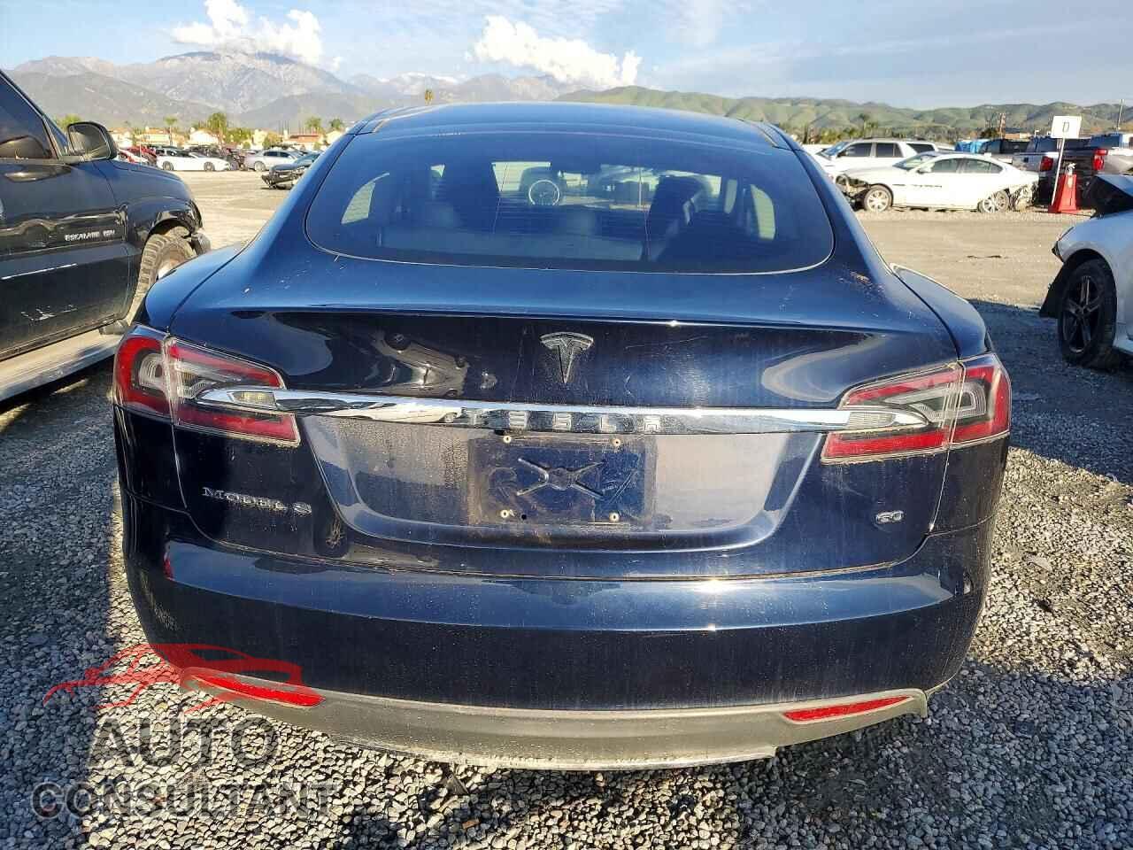 TESLA MODEL S 2013 - 5YJSA1DG2DFP11676