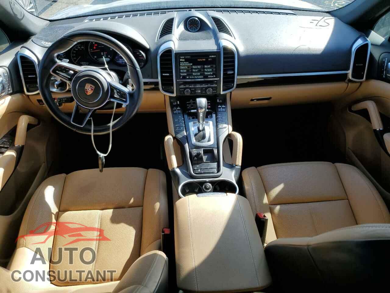 PORSCHE CAYENNE 2016 - WP1AF2A25GLA40158