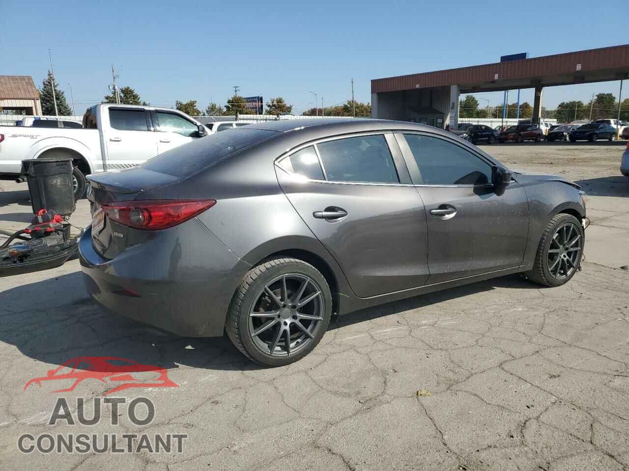 MAZDA 3 2018 - 3MZBN1V3XJM190856