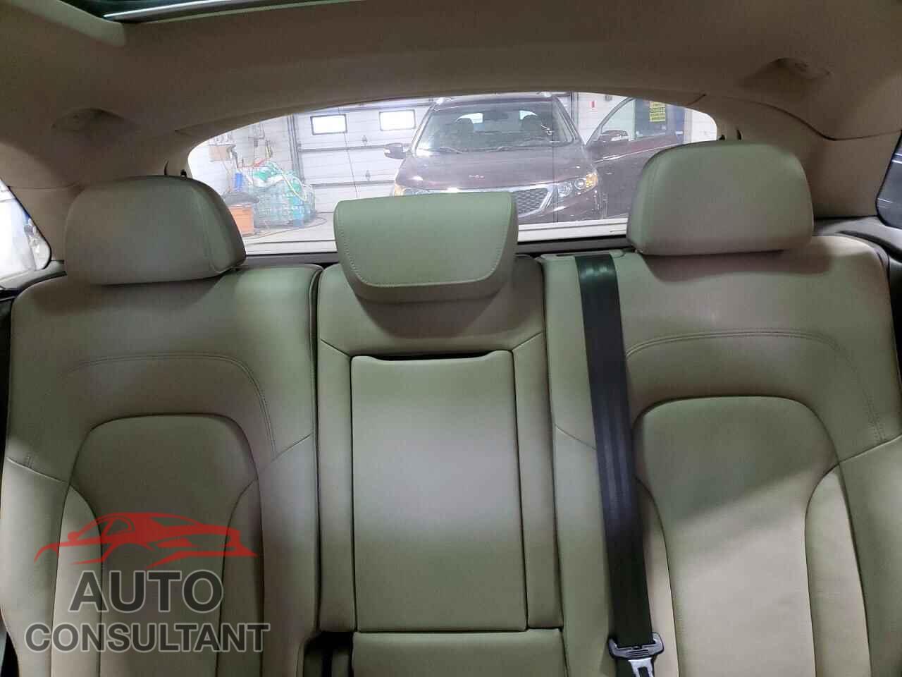 AUDI Q5 2012 - WA1LFAFP4CA047031