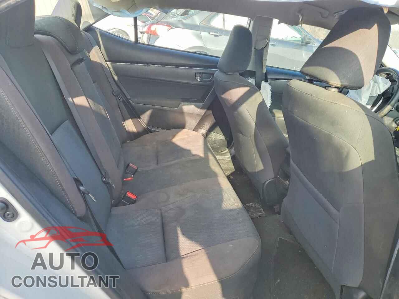 TOYOTA COROLLA 2018 - 5YFBURHEXJP825889