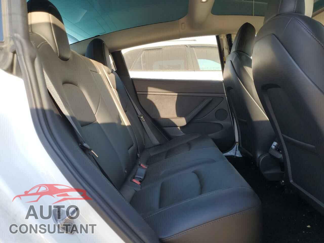 TESLA MODEL 3 2022 - 5YJ3E1EBXNF228577